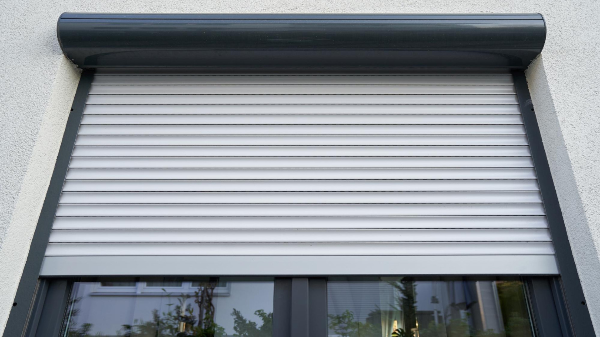 Pourquoi installer des volets roulants dans votre maison rochelaise ?