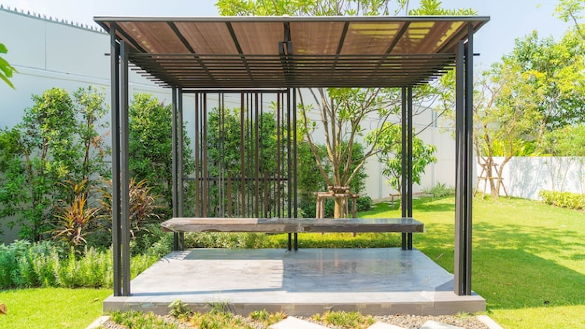 Pergola à Grenoble : comment améliorer confort et valorisation de votre maison ?